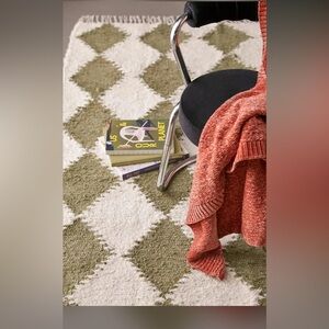 Urban Outfitters Diamond Motif Woven Shag Rag Rug 6 x 9 NWT
